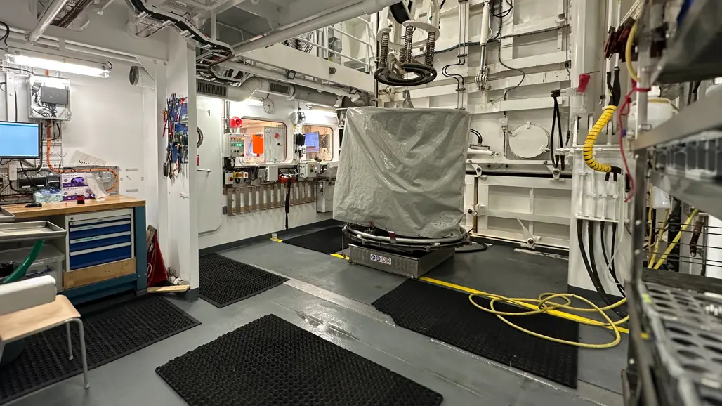 CTD hangar on board Svea