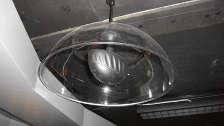 Takhängande ljuddusch.