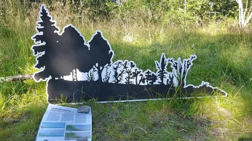 Prototyp av skylt och siluett vid test i Kvarkens skärgård