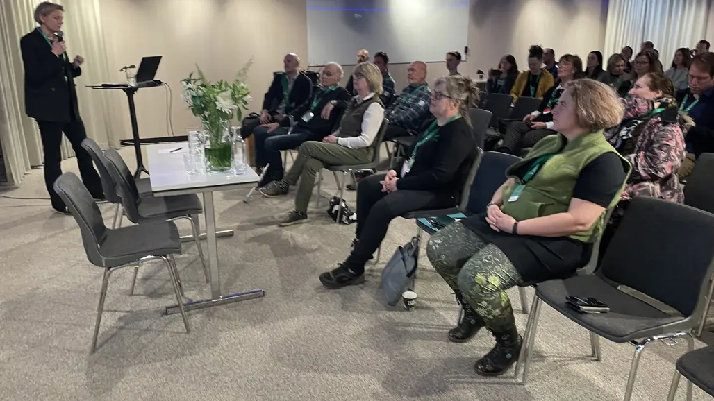 Besökare på en konferens