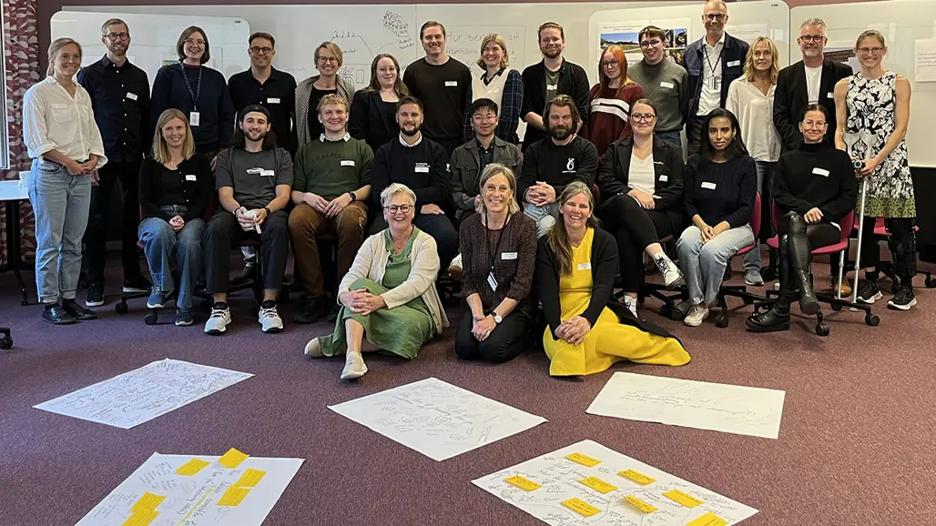 gruppbild på studenter och lärare